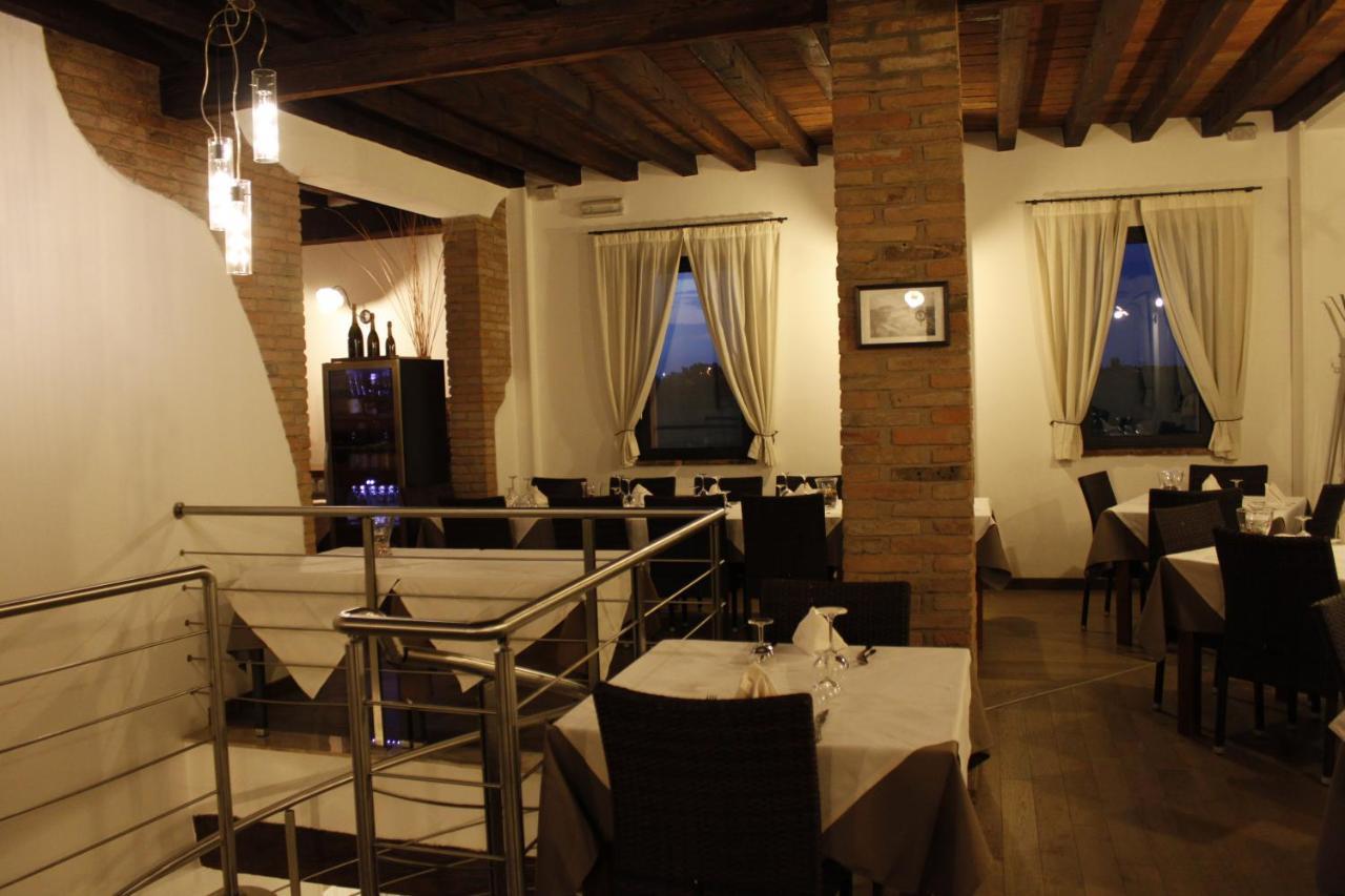 Hotel La Vecchia Reggio Reggio nell'Emilia Buitenkant foto